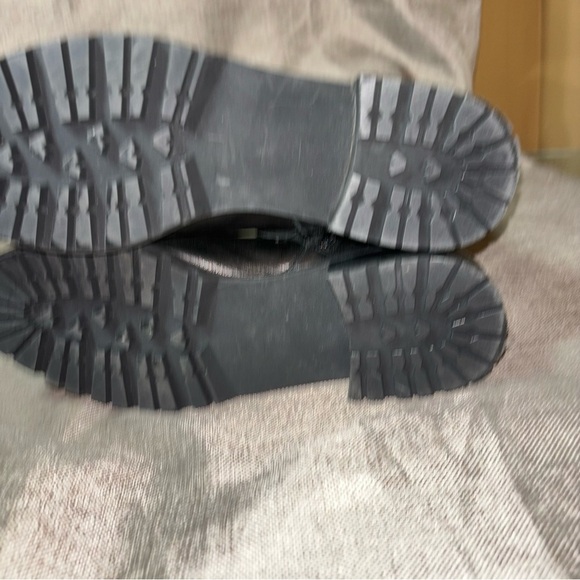 Stuart Weitzman “Go West” Studded Leather Ankle Boots Size 7 - Picture 6 of 10